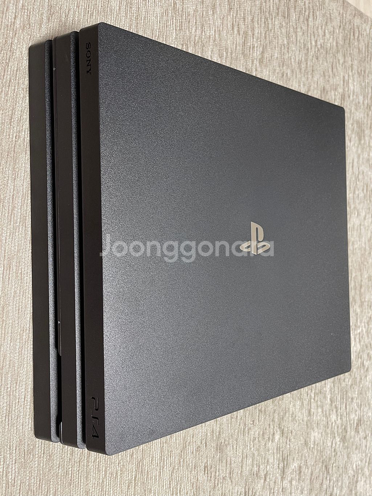 ps4 pro (CUH-7117B)--1
