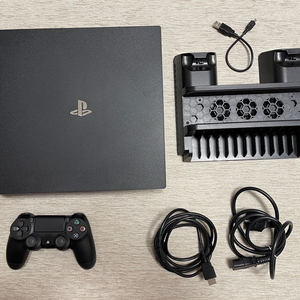 ps4 pro (CUH-7117B)