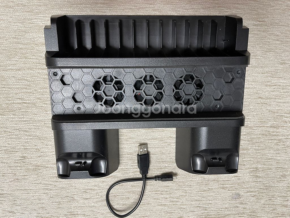 ps4 pro (CUH-7117B)--3
