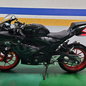 21년식 gsxr125 600키로 팝니다