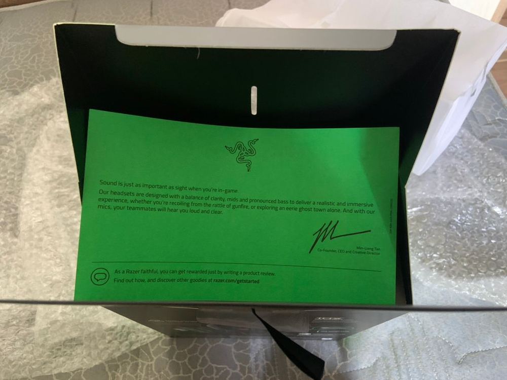 레이저 블랙샤크v2 게이밍헤드셋 팝니다--2