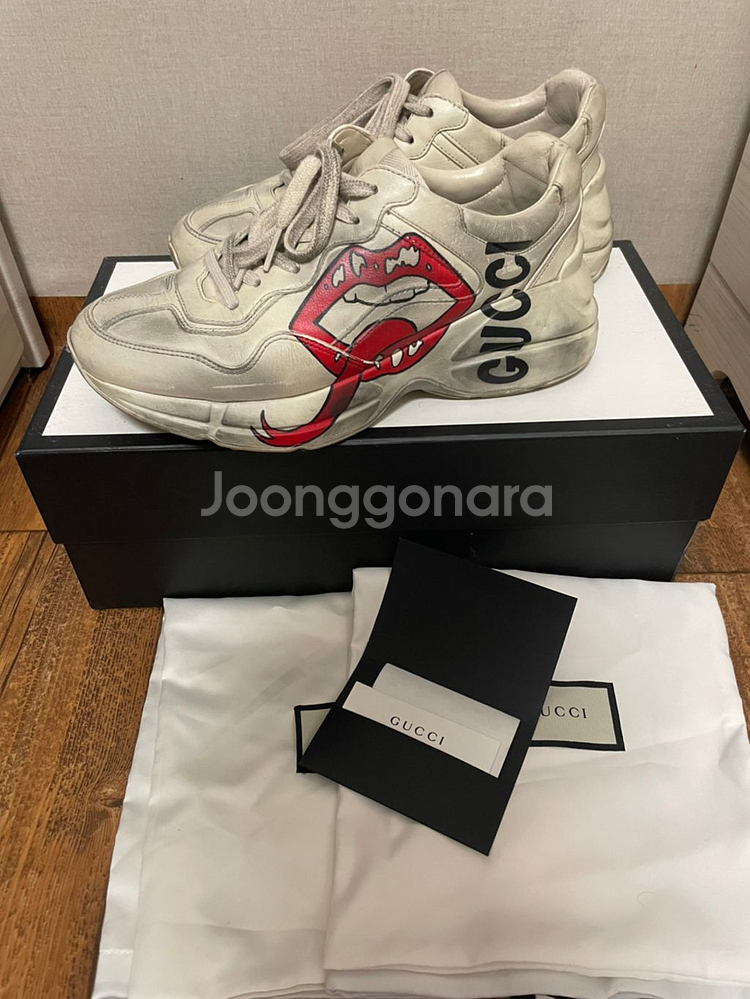 정품 구찌 라이톤 입술더티 250~255 팝니다--0