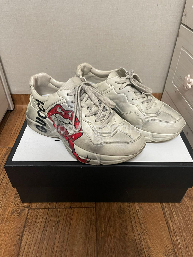 정품 구찌 라이톤 입술더티 250~255 팝니다--1