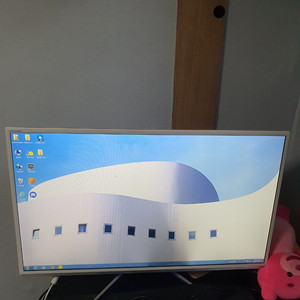 32인치 144hz. 피시방모니터 평면!화면하자조금