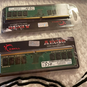 삼성전자 DDR4-2400 (8GB) 2개