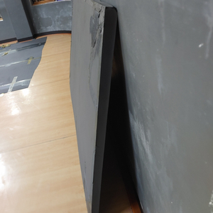 체육관 바닦 고무매트 정리