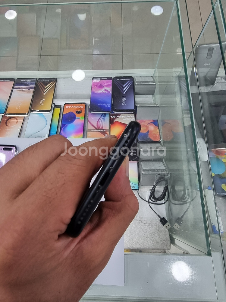 아이폰se2 128G 블랙 정상해지 팝니다--3