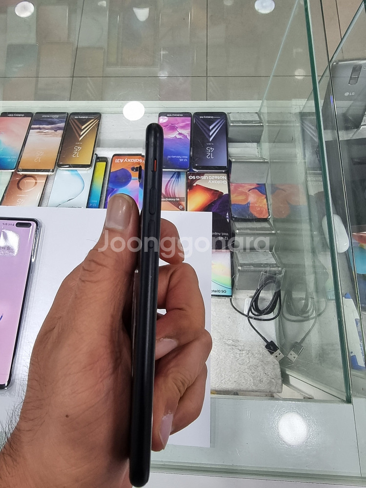 아이폰se2 128G 블랙 정상해지 팝니다--2