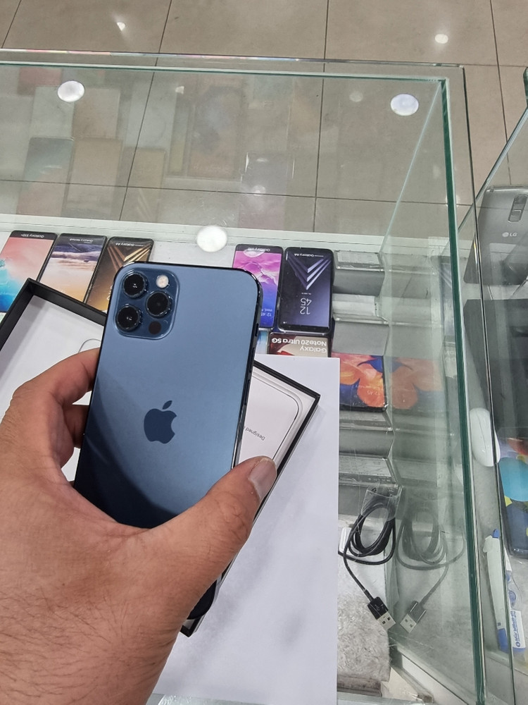 아이폰12프로 128G 블루 팝니다--2