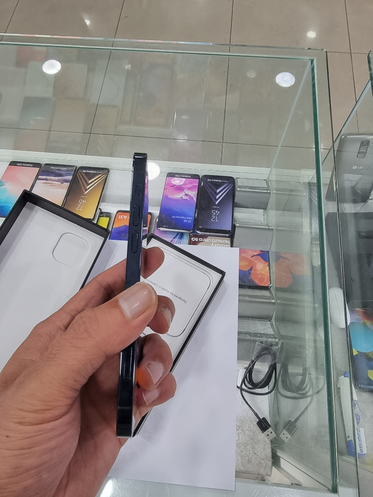 아이폰12프로 128G 블루 팝니다--1