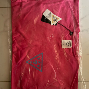 IAB GUESS 아이앱 게스 반팔 티셔츠 핑크