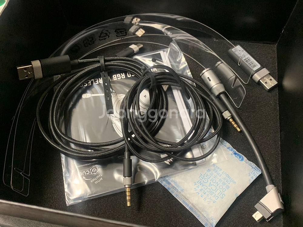 커세어 VIRTUOSO RGB SE 무선헤드셋--3