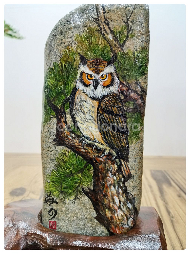 소나무위에앉은 부엉이 그림--1