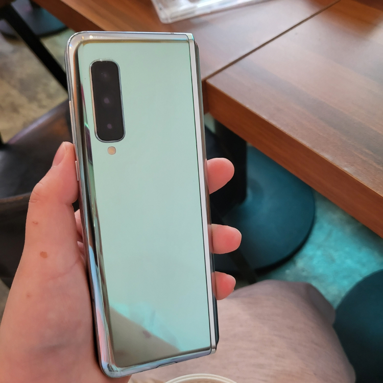 갤럭시 폴드1 판매합니더--1