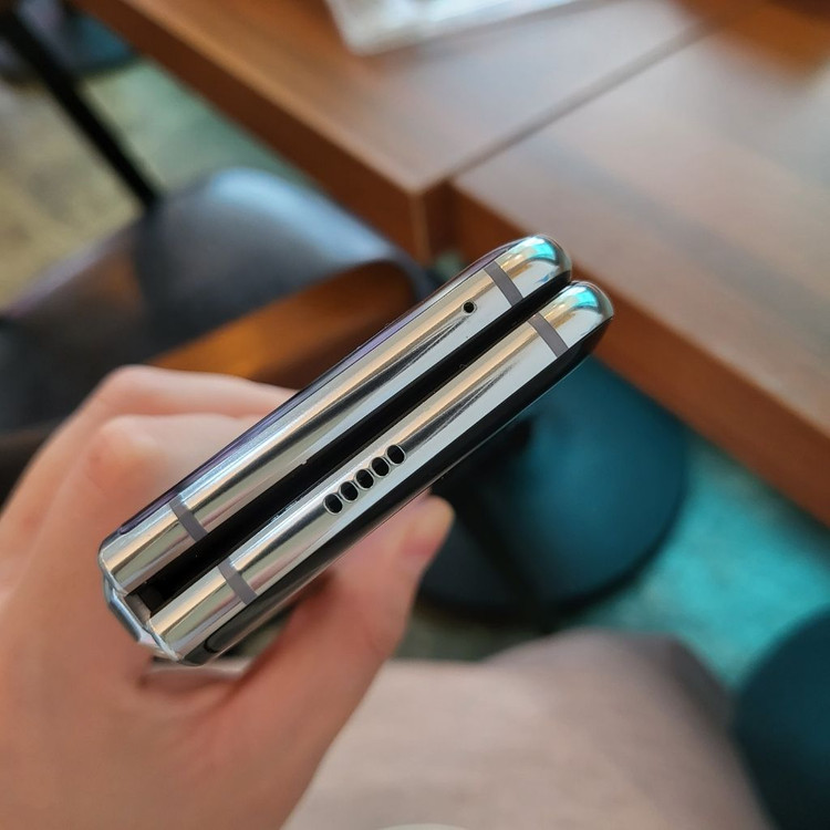 갤럭시 폴드1 판매합니더--3