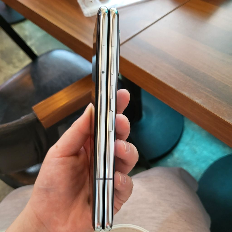 갤럭시 폴드1 판매합니더--5