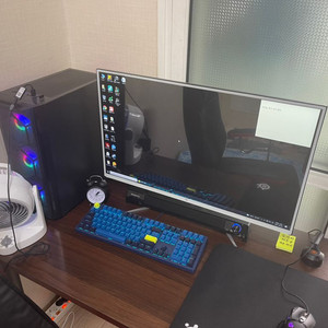 레안택 32인치 180hz 모니터팝니다