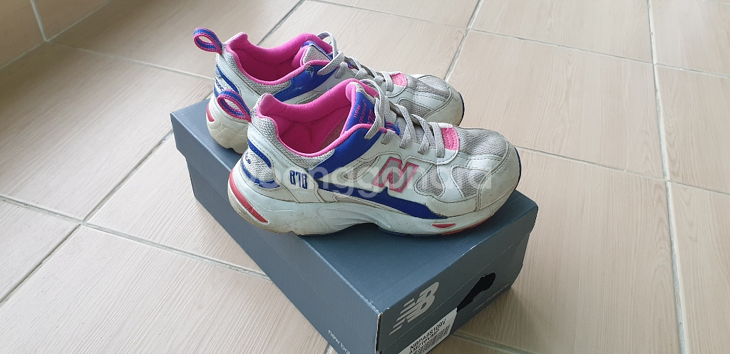 뉴발란스키즈 운동화 (고정끈) 225 택포--2