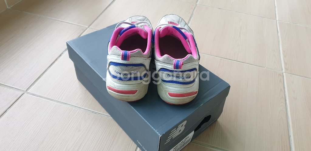 뉴발란스키즈 운동화 (고정끈) 225 택포--1