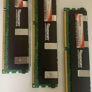 DDR3 2GB 메모리 10600