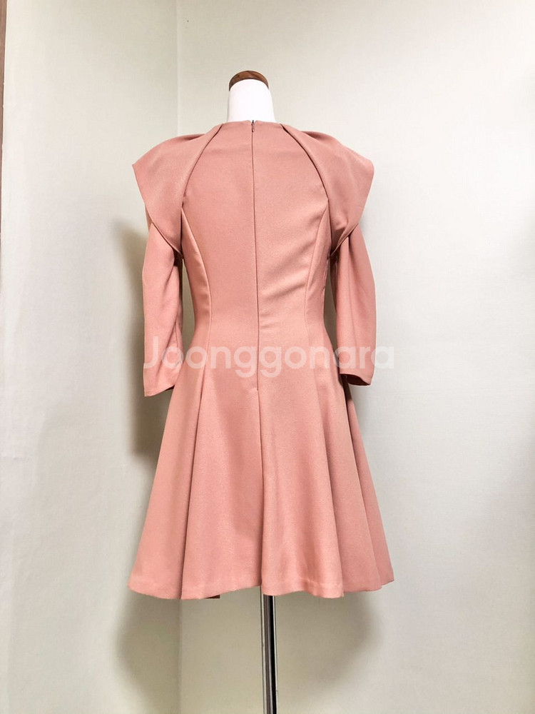 s사이즈ㅡ프릴 장식 플레어 원피스 /8부소매/새거수준--3