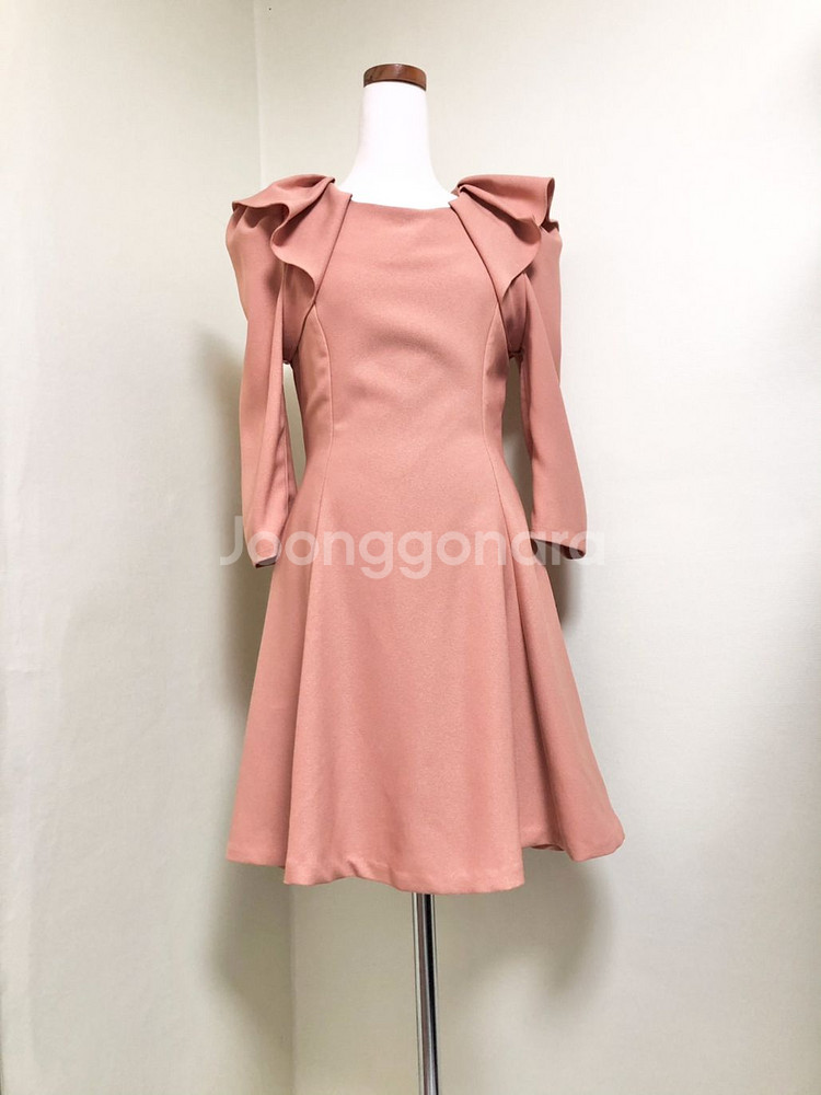 s사이즈ㅡ프릴 장식 플레어 원피스 /8부소매/새거수준--2