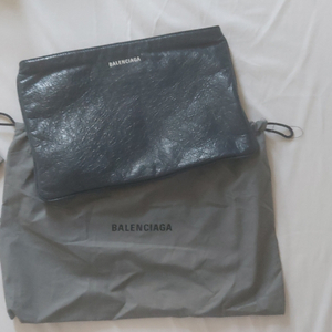 발렌시아가 클러치