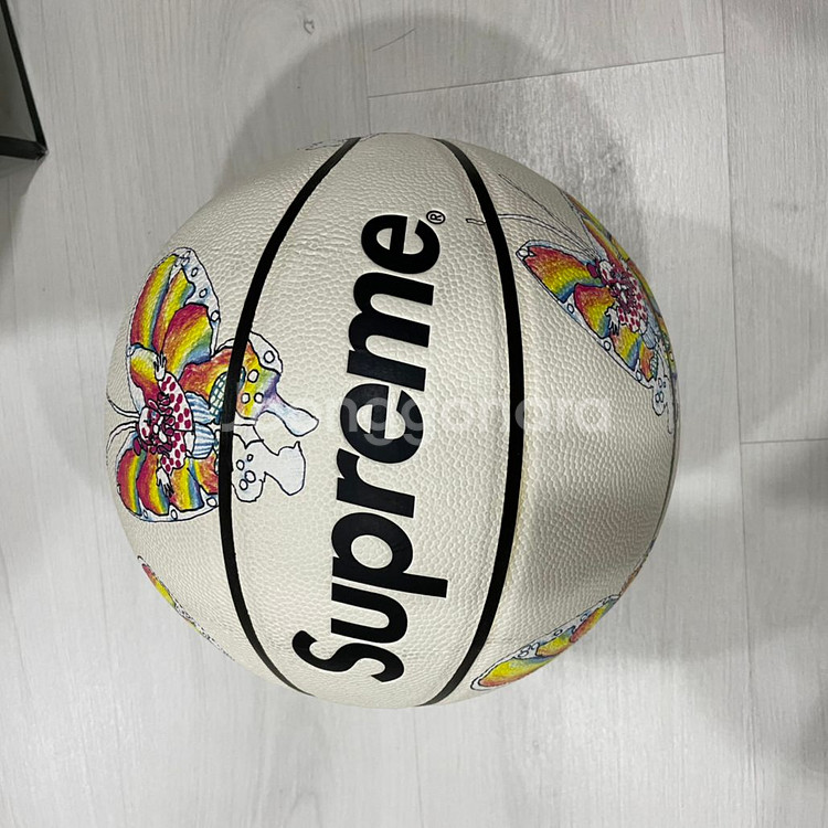 슈프림 스팔딩 곤즈 버터플라이 농구공 Supreme--2