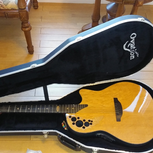 Ovation GUITAR U.S.A.