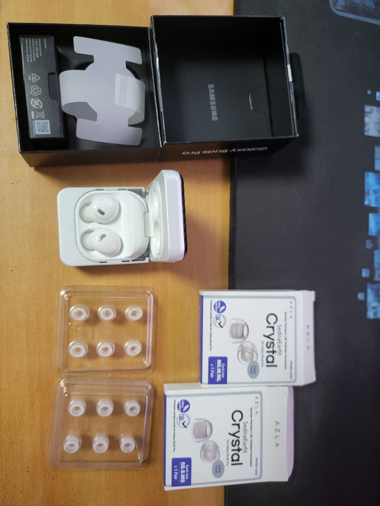 갤럭시버즈프로+플립케이스+아즈라팁 팝니다--1