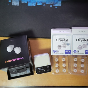 갤럭시버즈프로+플립케이스+아즈라팁 팝니다