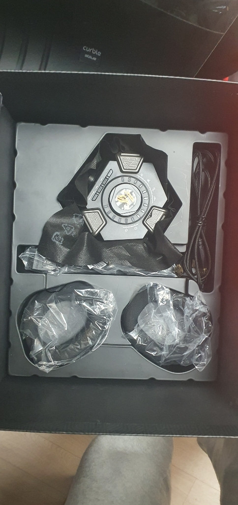 아수스 센츄리온 7.1--1