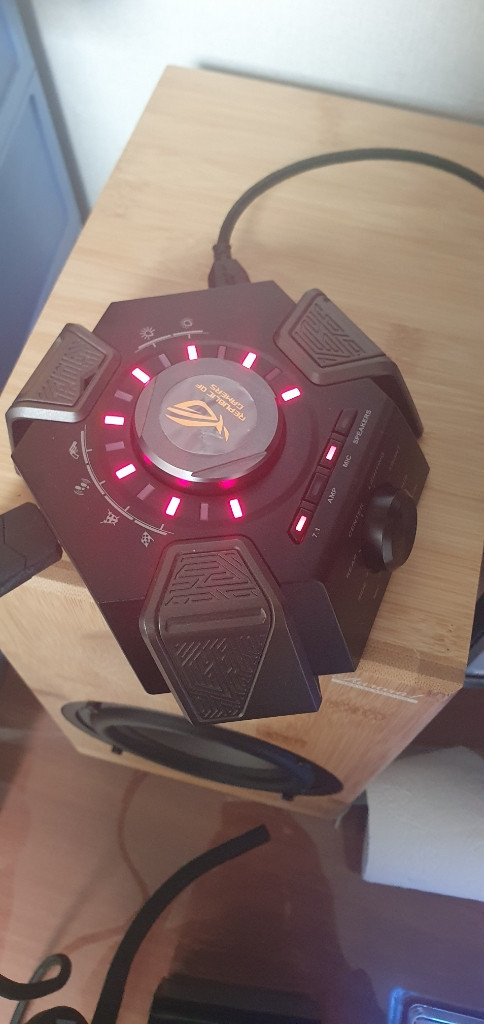 아수스 센츄리온 7.1--4