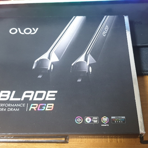 oloy 3200 cl14 램 (8GB x 2) 팝니다