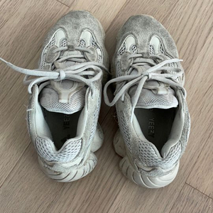 아디다스 yeezy 500 230사이즈 팔아요