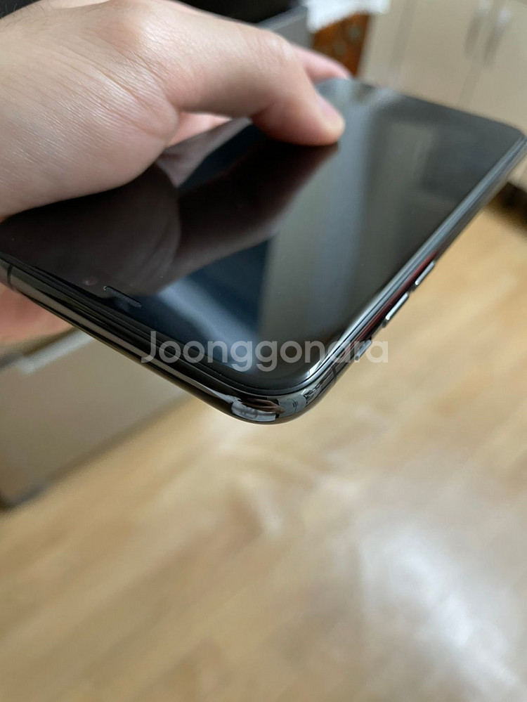 아이폰11프로 64기가 블랙 팝니다--6