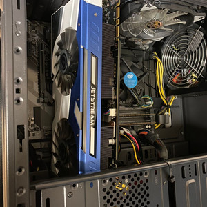이엠텍 gtc1070 8g 그래픽카드 팝니다.