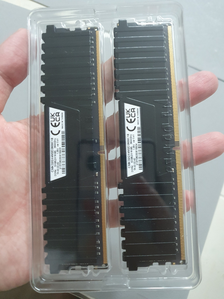 CORSAIR DDR4-3600 CL18 Ram 32G--1