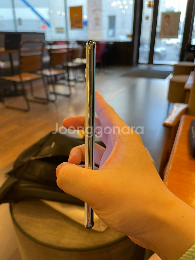 갤럭시s10 5g 20만원에 팝니다.--3
