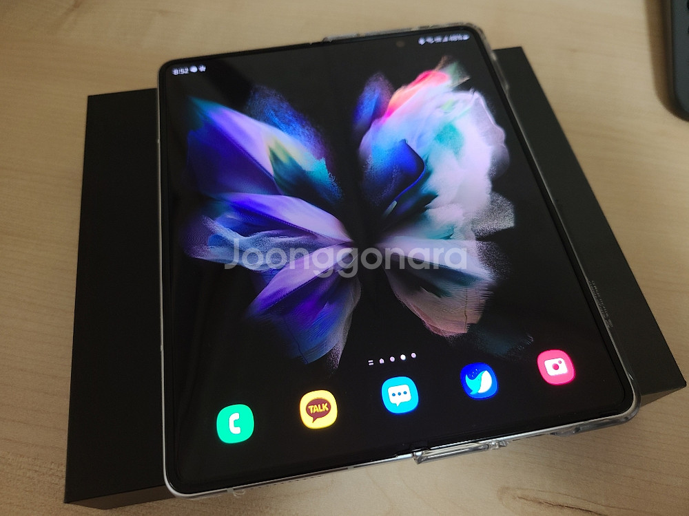 갤럭시 폴드3 256기가 실버 자급제--1