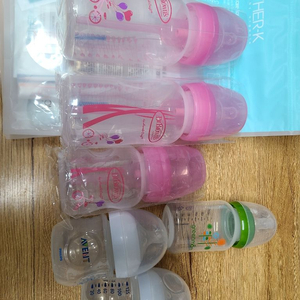 닥터브라운젖병 새제품과 아벤트.그린맘젖병 판매합니다.