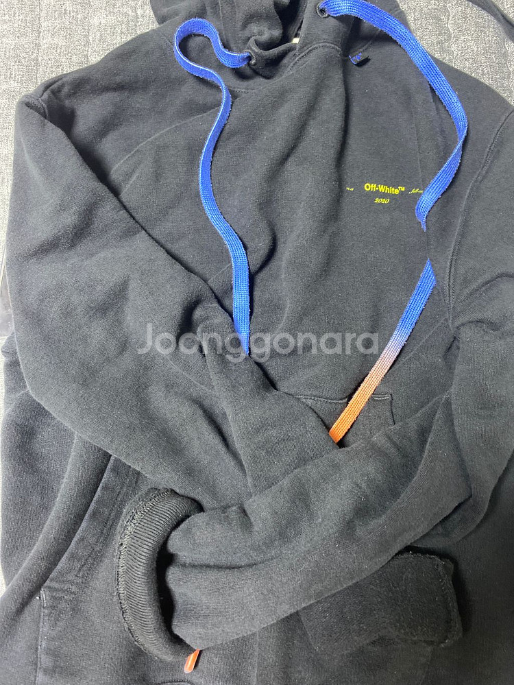 오프화이트 후드티 s--2