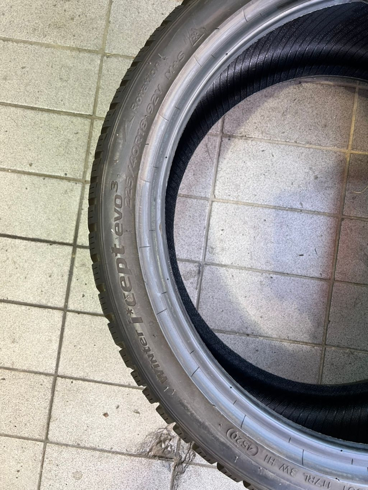 225 40 18 한국 스노우타이어 한대분 팝니다.--3