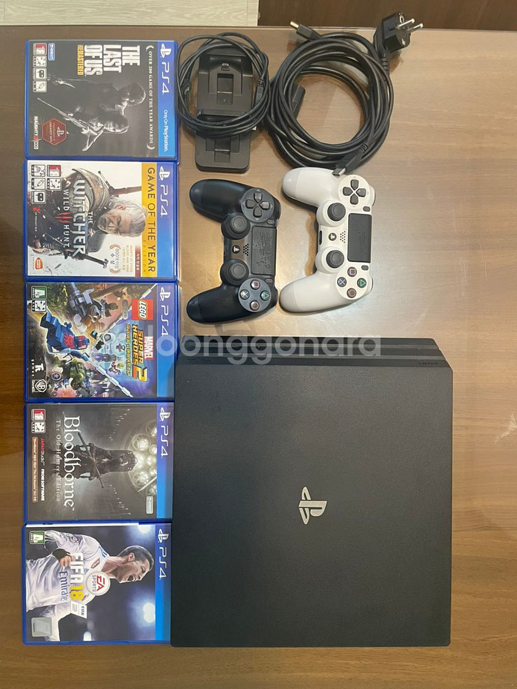 플레이스테이션4pro 1TB--0