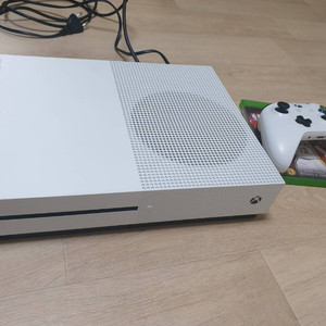 XBOX ONE S 와 게임시디 판매