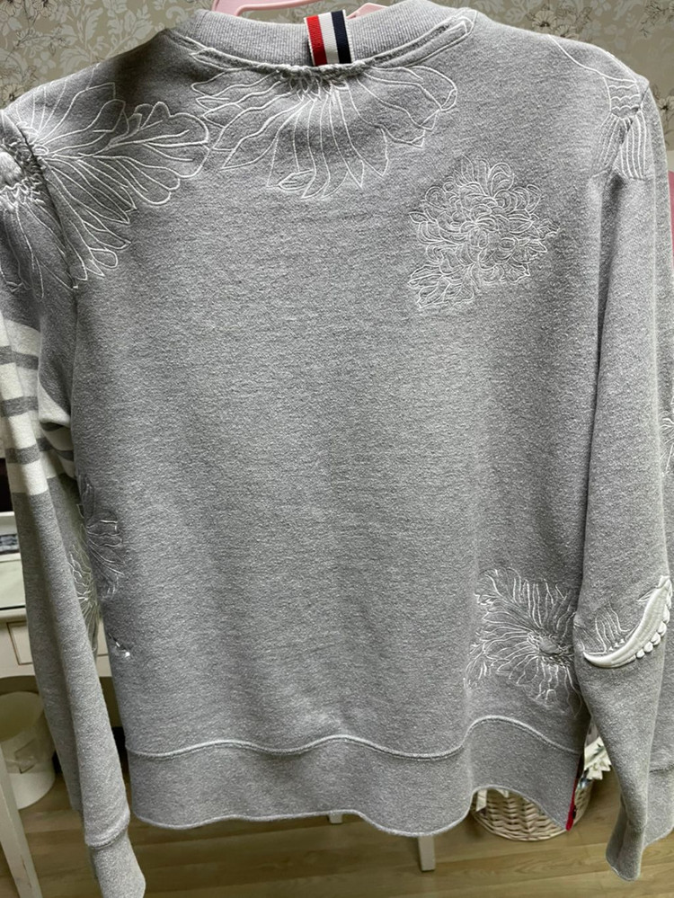 톰브라운 자수 맨투맨 1사이즈--1