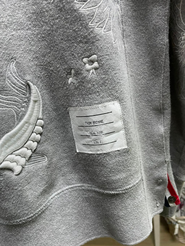 톰브라운 자수 맨투맨 1사이즈--2