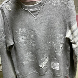 톰브라운 자수 맨투맨 1사이즈