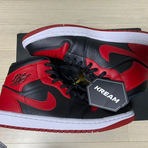 조던1 미드 브레드 255