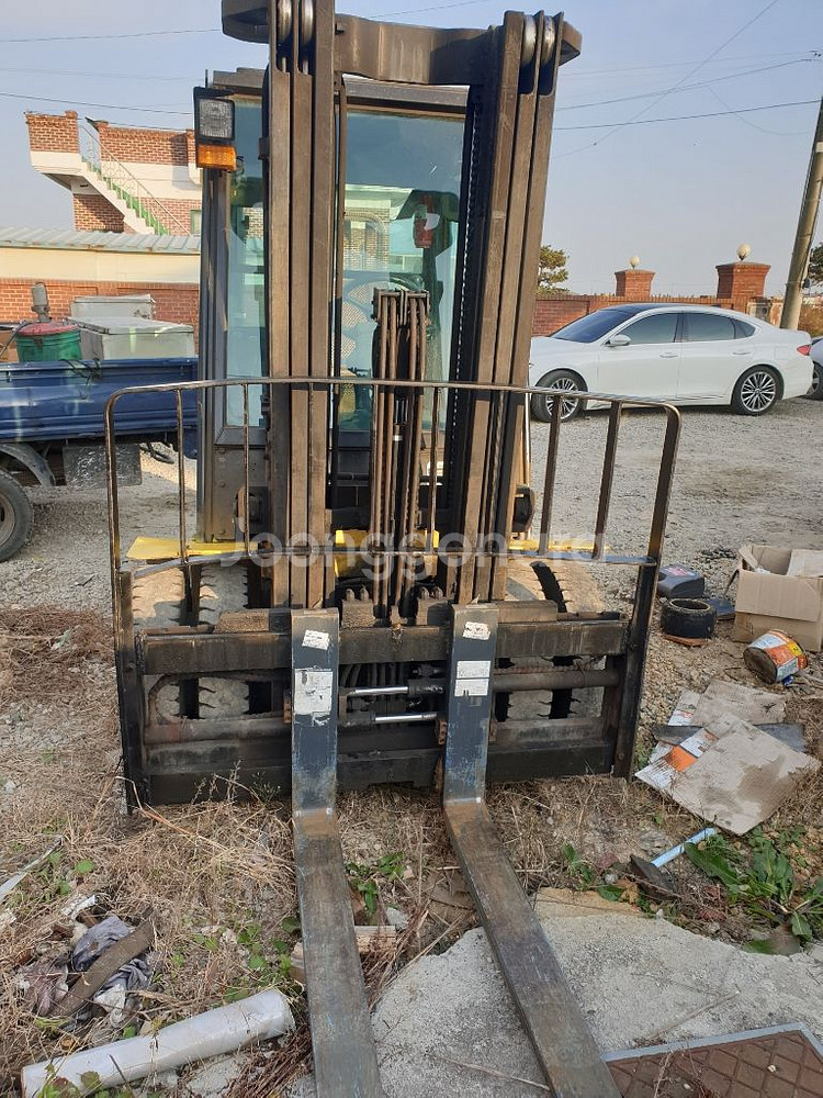 현대지게차 3톤3단--1